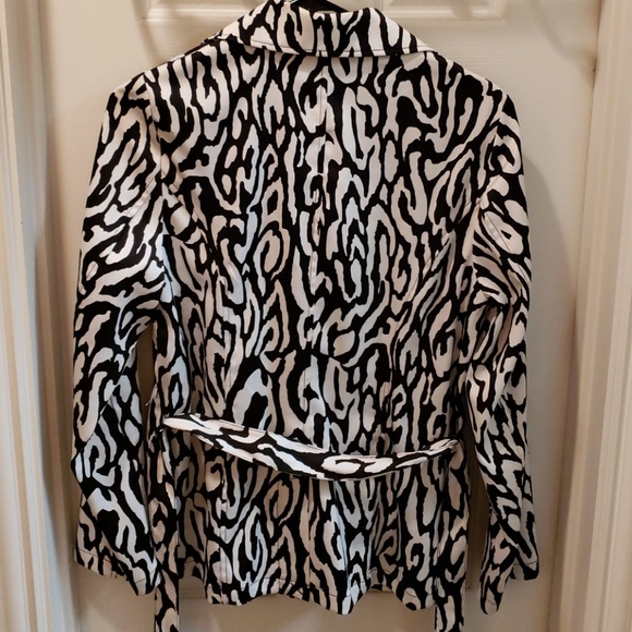 💕NWOT- black & white jacket - Picture 3 of 6